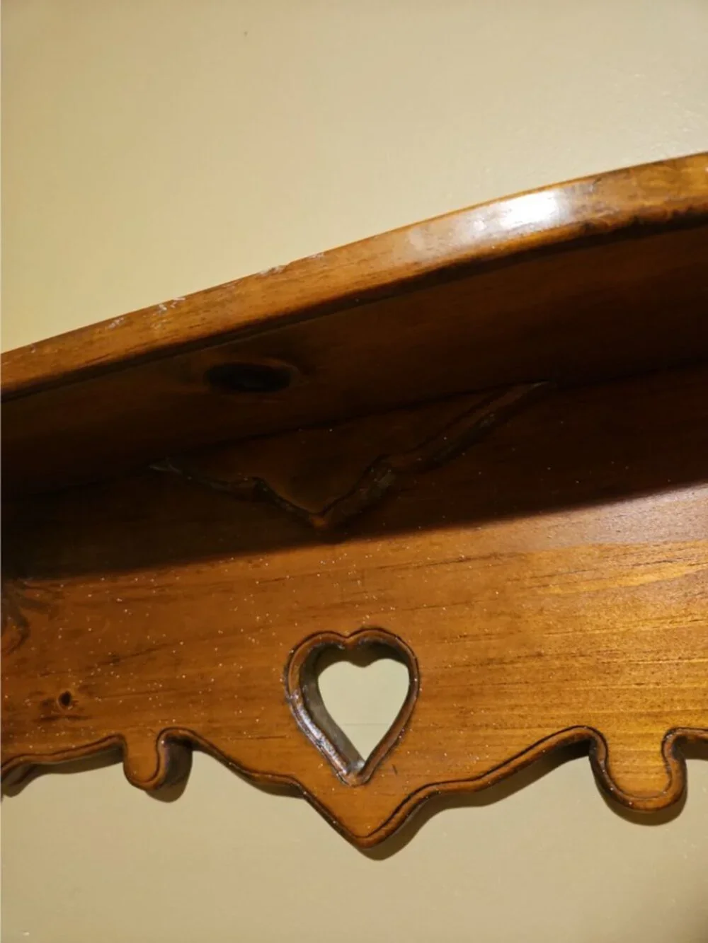 Vintage Heart Cutout Pine Wood Hanging Display Shelf Grannycore Cottagecore 41